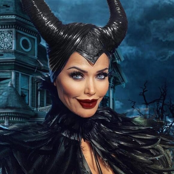 Gothic Black Feather Cape Shawl - Picture 3 of 5